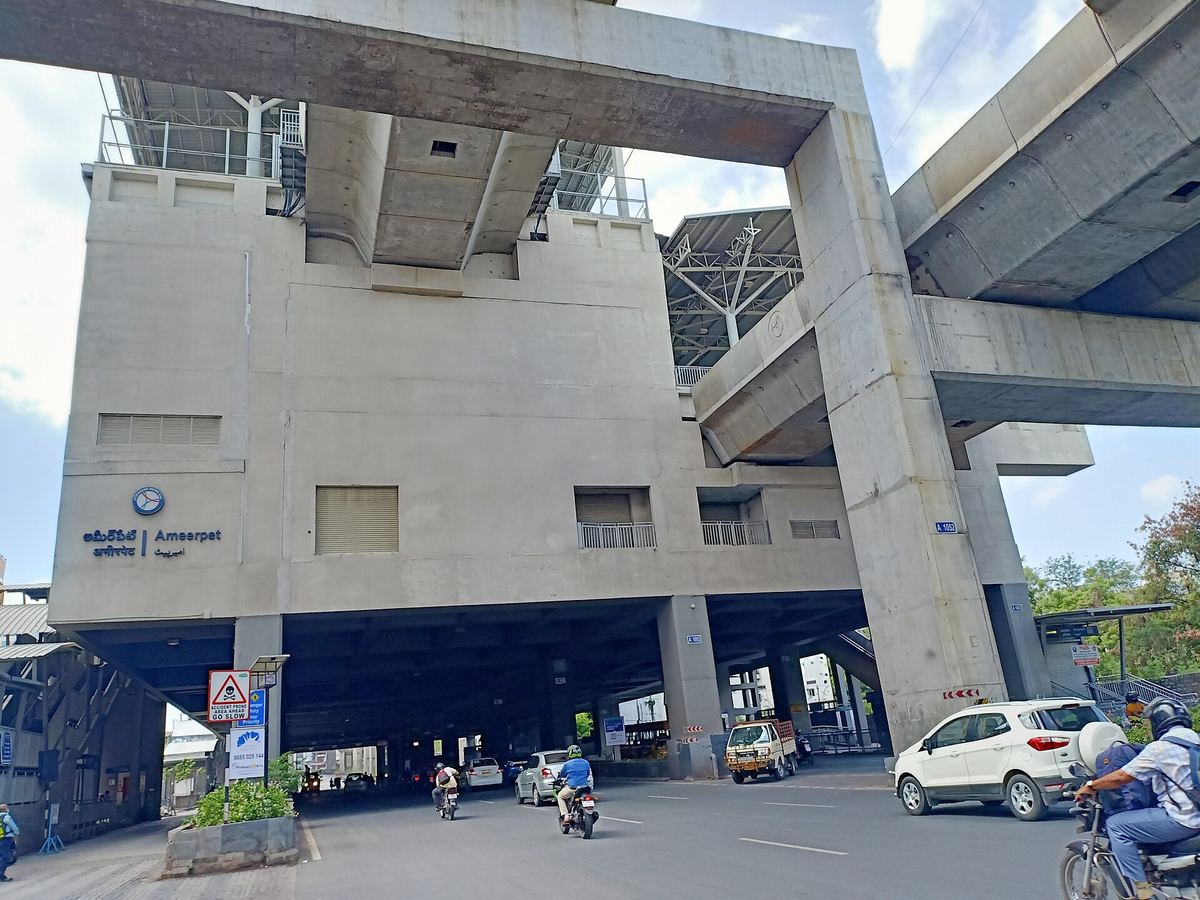 Ameerpet Metro station, a concrete station over the road